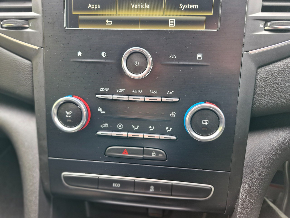 2019 Renault Megane - image 19