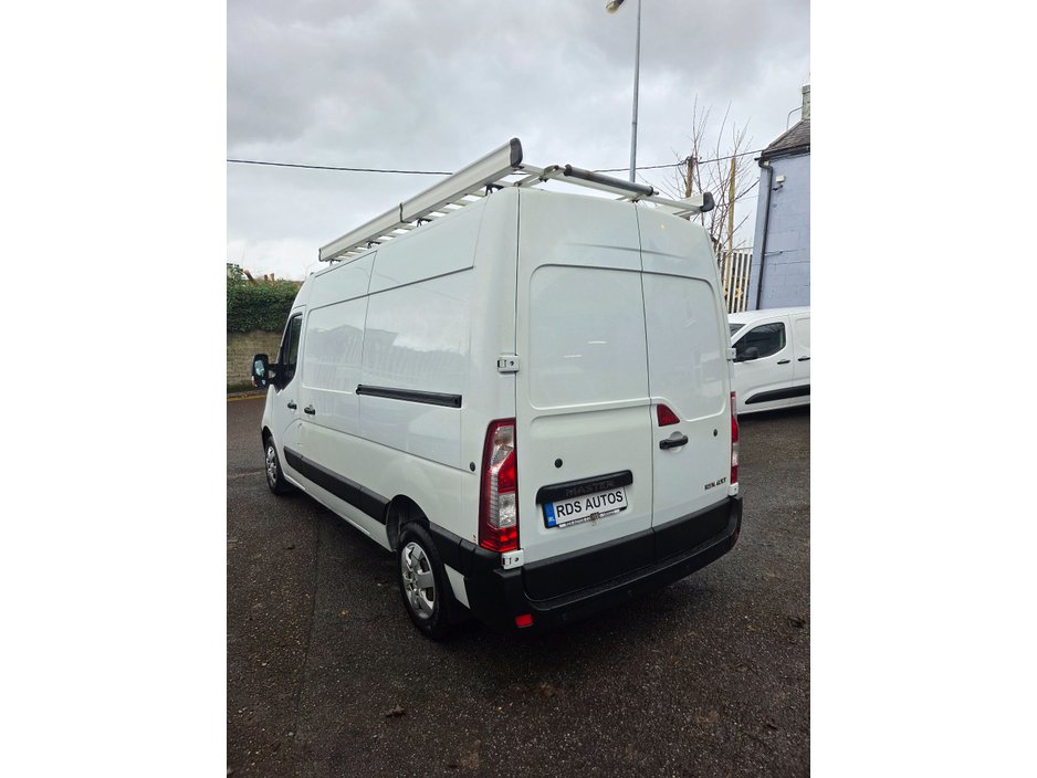 2017 Renault Master FWD MM35 DCI 130 BUSINE BUSINESS+ EU6 €10,000