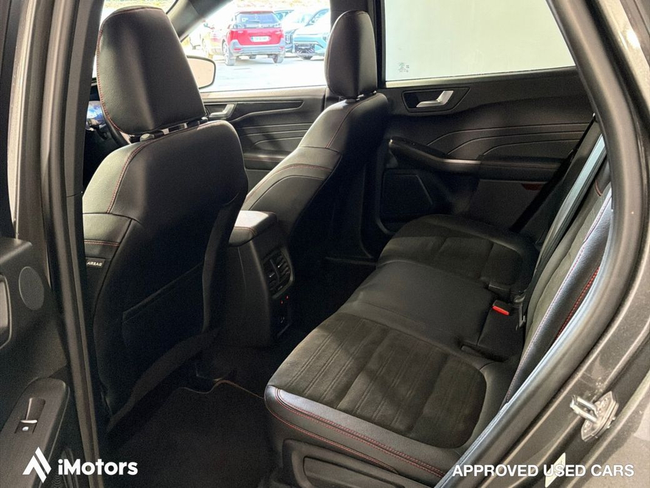 2022 Ford Kuga - image 13