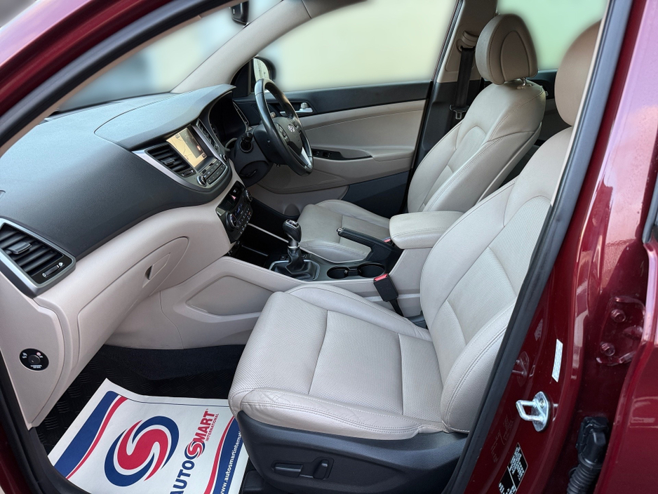 2016 Hyundai Tucson 2.0 CRDI PREMIUM B-DRIVE 2WD **FULL LEATHER**XENONS**SAT NAV**18"ALLOY WHEELS**REVERSE CAMERA**MINT**FSH** €14,950