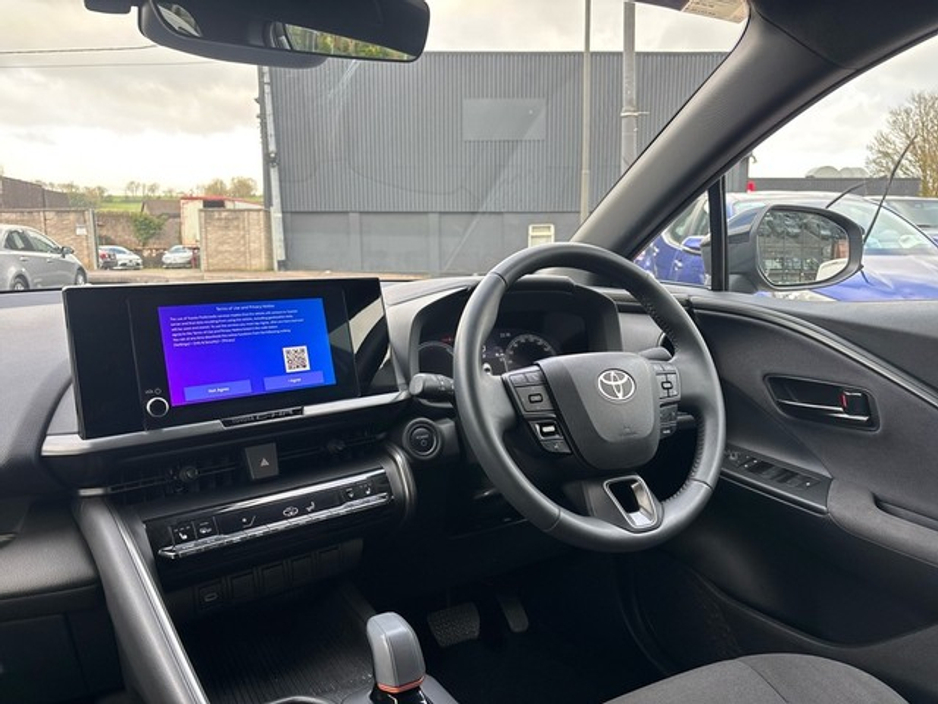 2024 Toyota C-HR - image 9