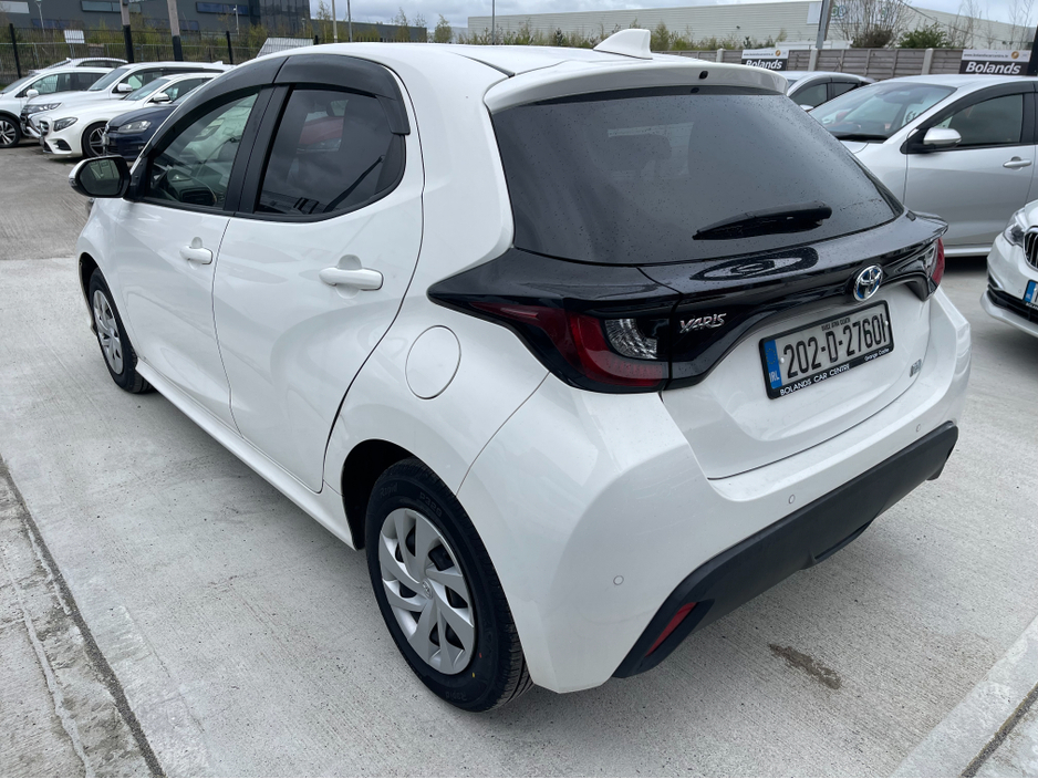 2020 Toyota Yaris - image 5