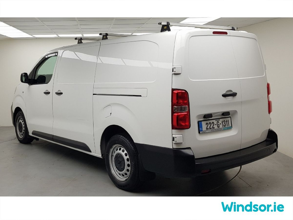 2022 Opel Vivaro - image 13