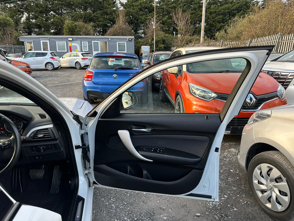 2016 BMW 1 Series - image 12