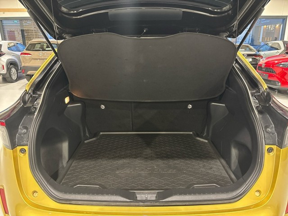 2023 Toyota Yaris Cross LUNA SPORT BI-TONE HYBRID AUTO €28,950
