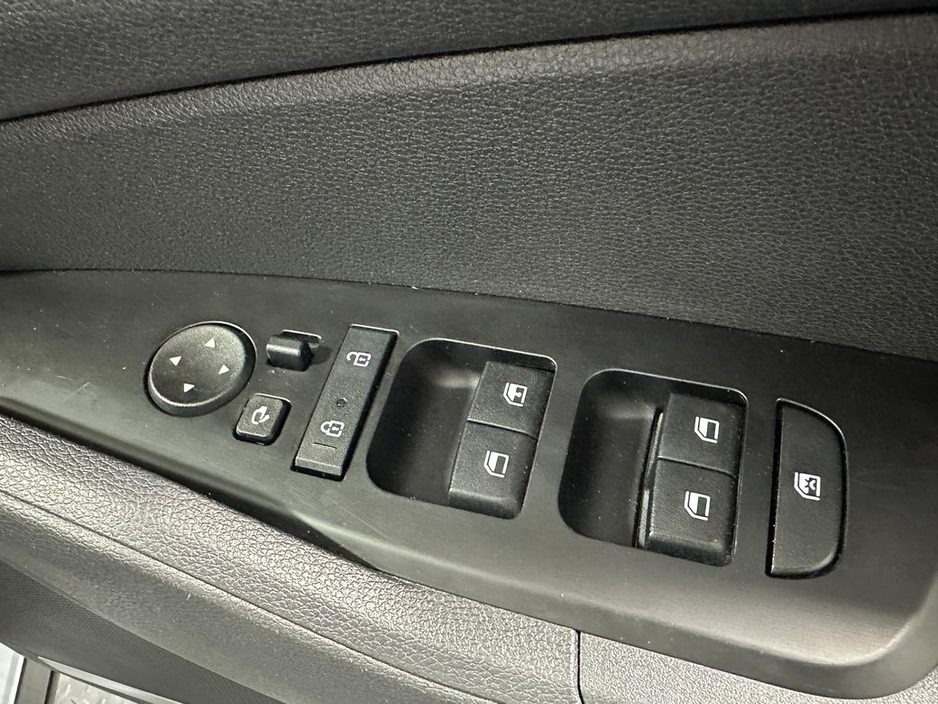 2022 Kia Sportage - image 20