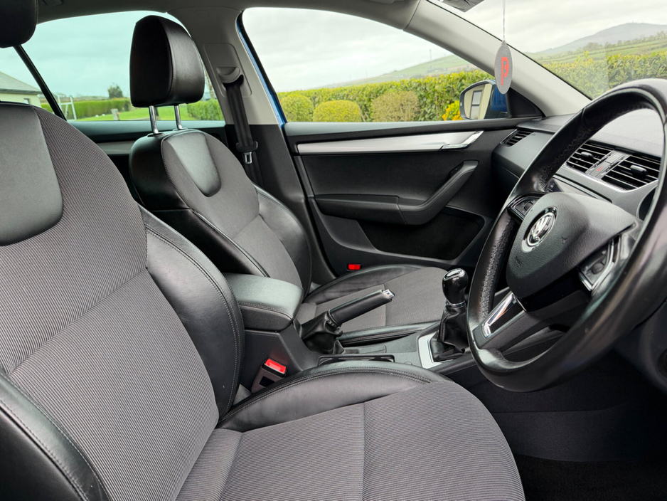 2020 Skoda Octavia - image 12