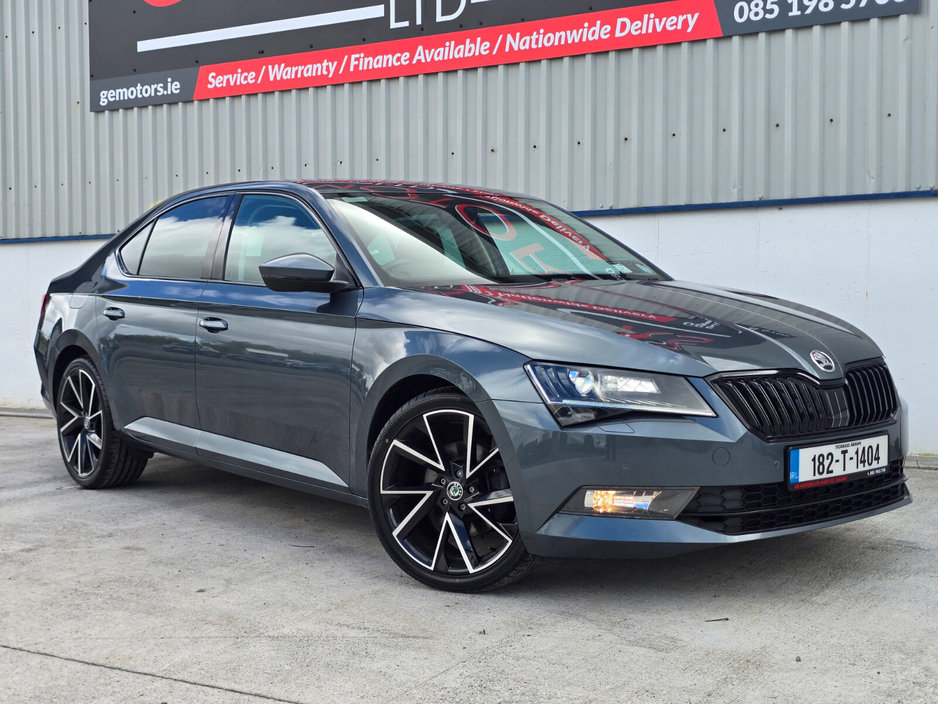 2018 Skoda Superb - image 2