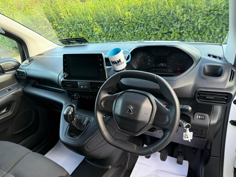 2022 Peugeot Partner PROFESSIONAL PREMIUM BLUEHDI L1 €14,550