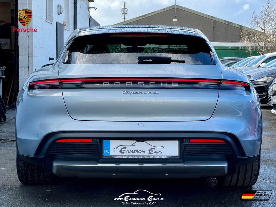 2022 Porsche Taycan - image 28