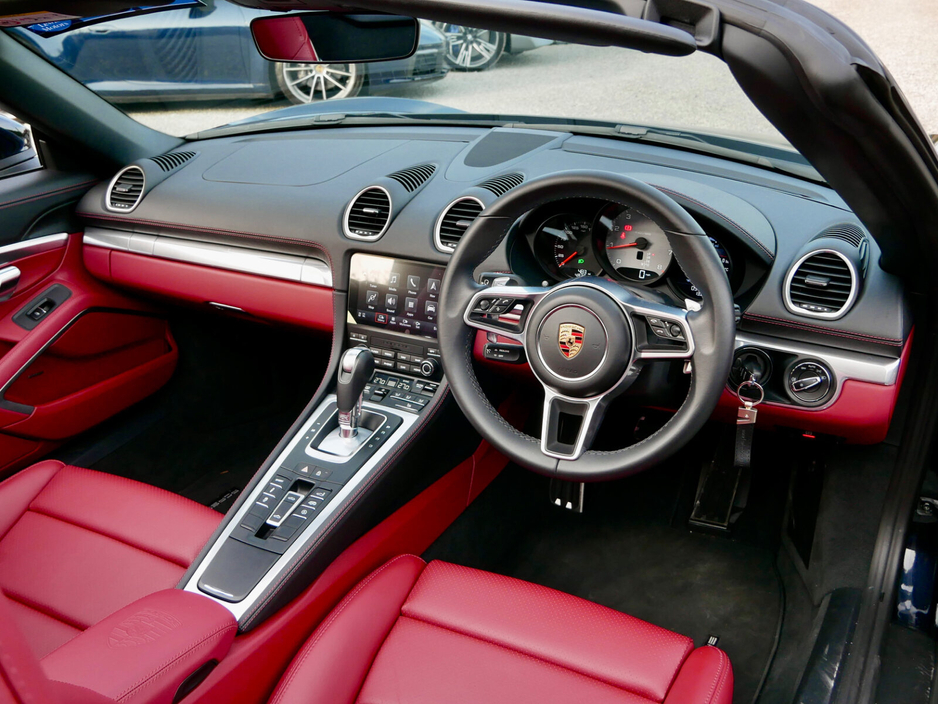 2026 Porsche Boxster - image 23