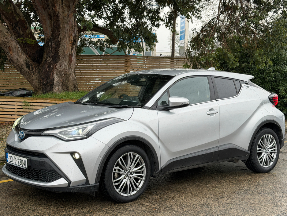 2023 Toyota C-HR HYBRID..Keyless Entry..Apple CarPlay €22,750