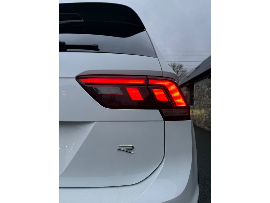 2023 Volkswagen Tiguan 2.0 TDI 150HP R-Line DSG 27.5% €49,995