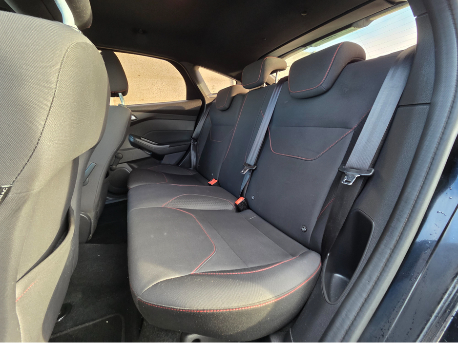 2017 Ford Focus Ford Focus 1.5 TDCi 120PS ST-Line Powershift €10,950