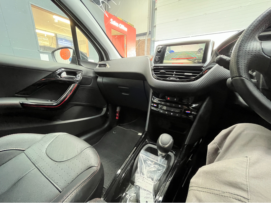 2020 Peugeot 2008 - image 16