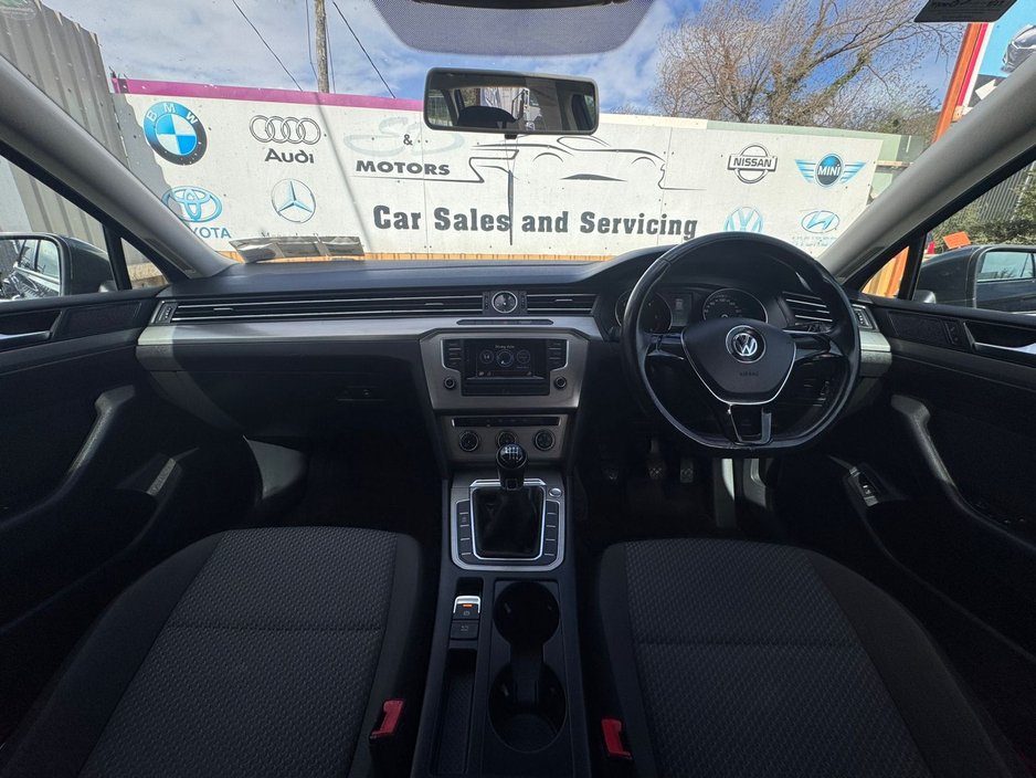 2016 Volkswagen Passat - image 18