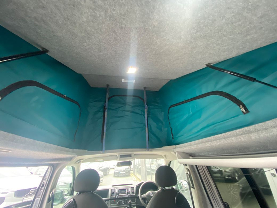 2018 Volkswagen Transporter - image 23