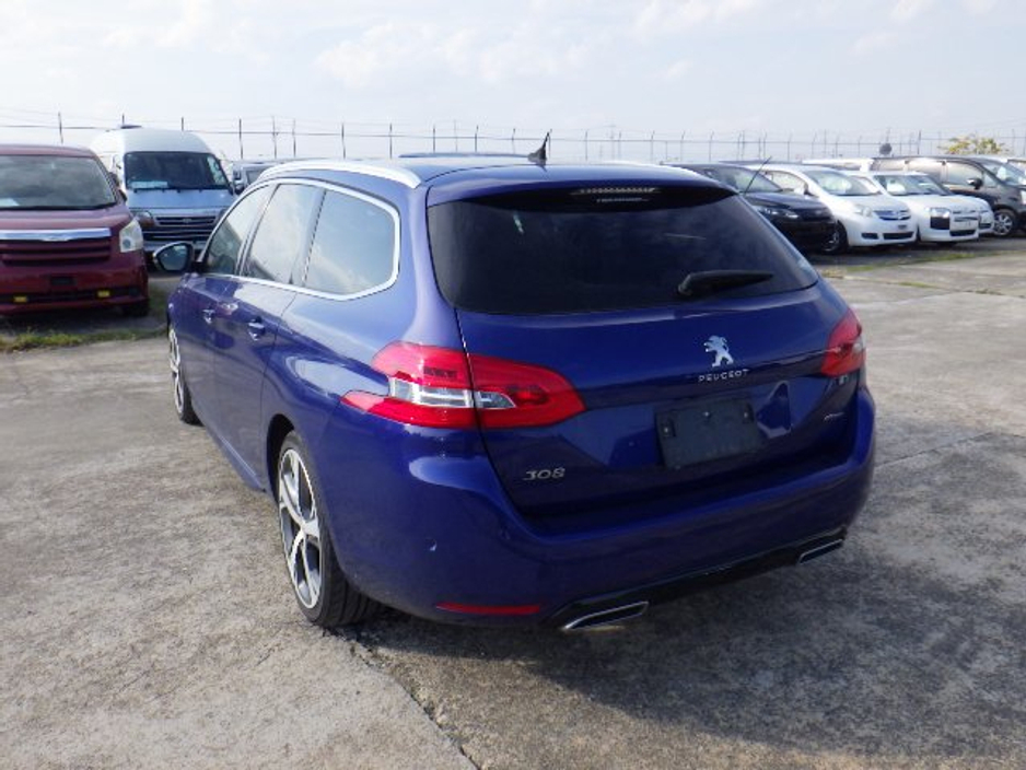 2017 Peugeot 308 - image 4