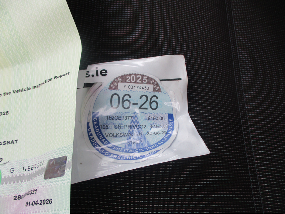 2016 Volkswagen Passat - image 16