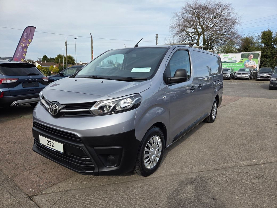 2022 Toyota Proace - image 4
