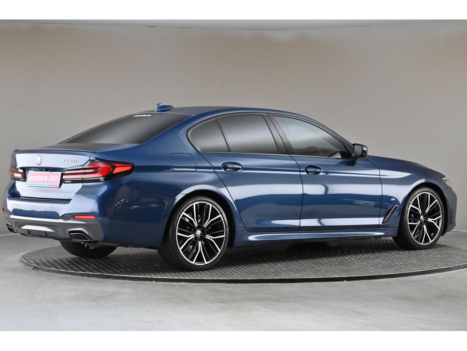 2021 BMW 5 Series - image 9
