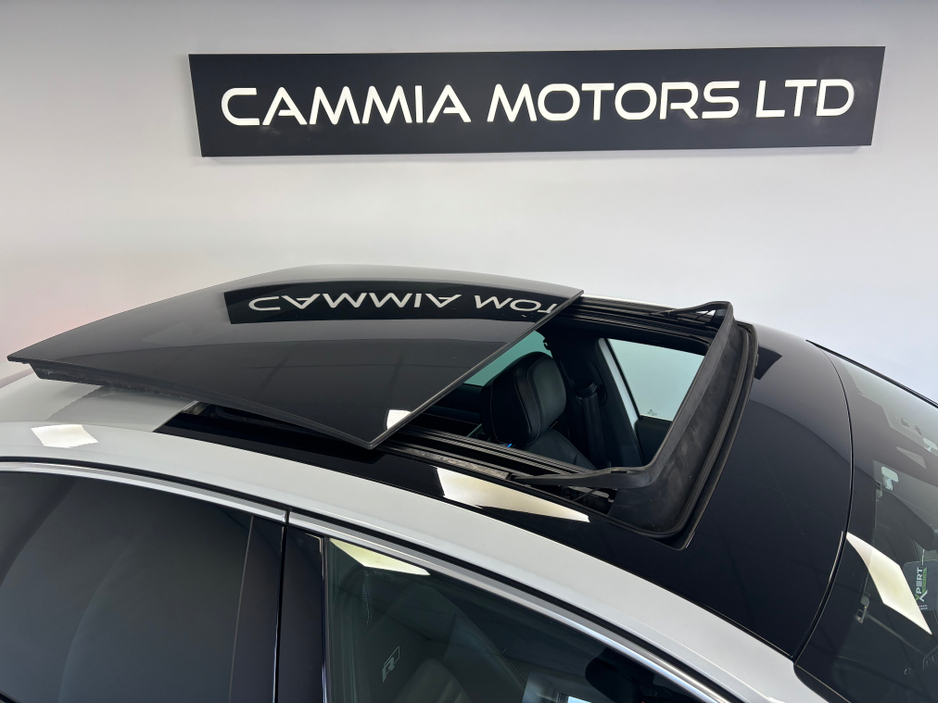 2016 Volkswagen Passat - image 6