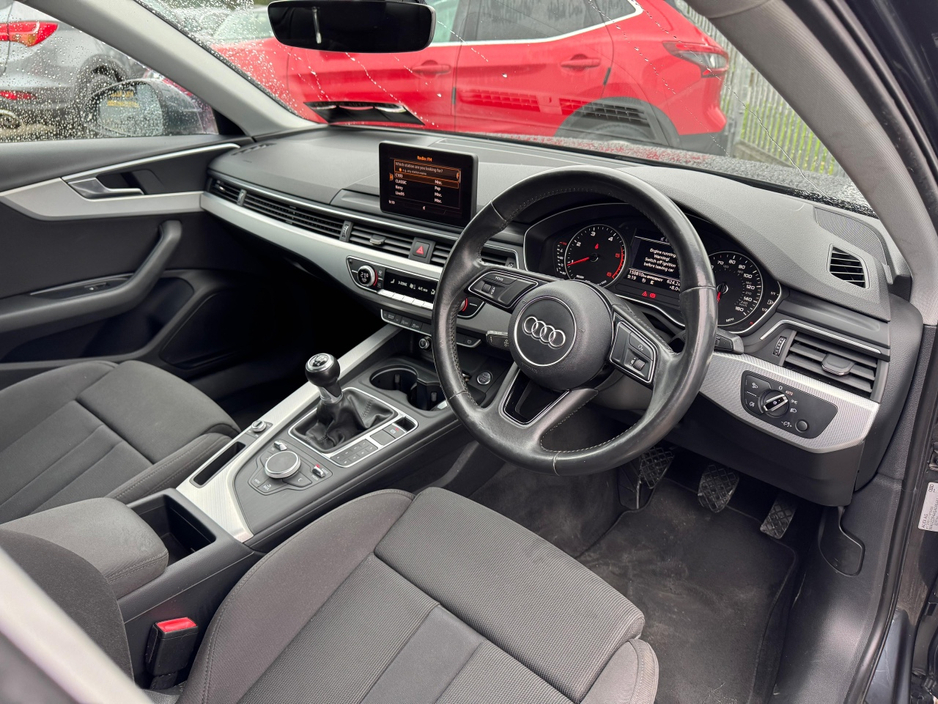 2016 Audi A4 - image 12