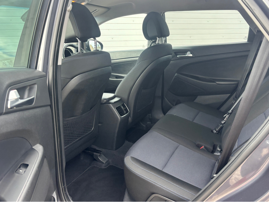 2017 Hyundai Tucson - image 12