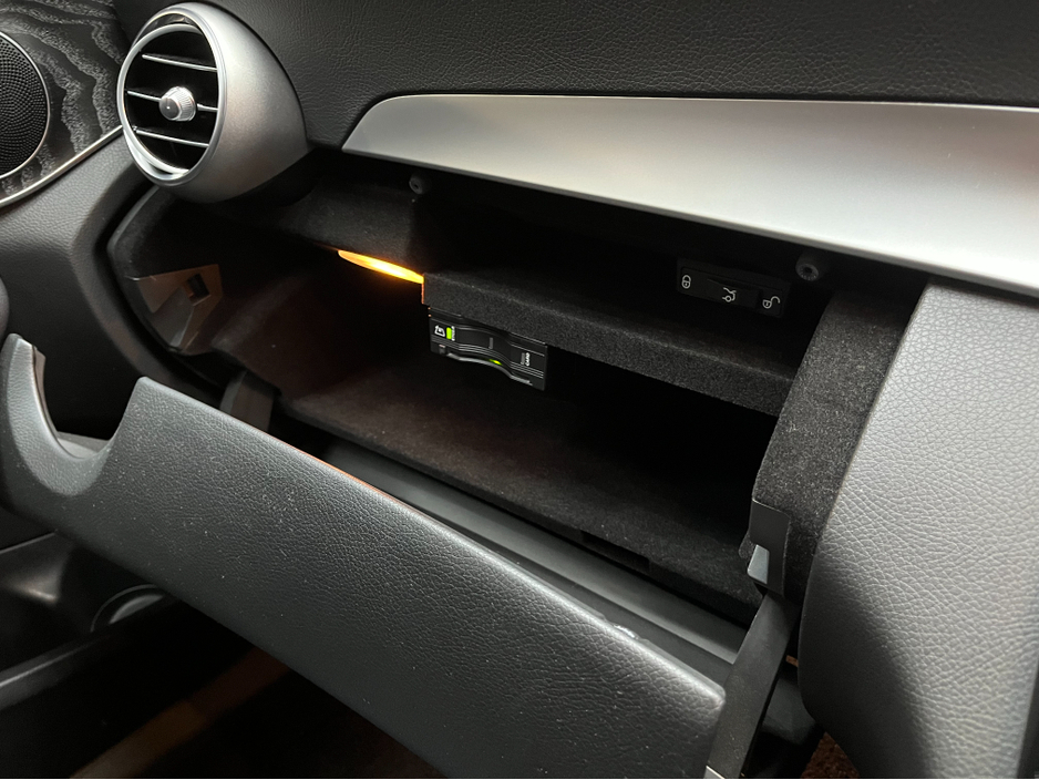 2020 Mercedes-Benz C Class 2020 MERCEDES-BENZ C220D LAUREUS EDITION SPORTS P 2.0 AUTOMATIC / CRUISE CONTROL / REVERSE CAMERA / ELECTRIC MEMORY & HEATED SEATS / PADDLE SHIFTERS AND MORE