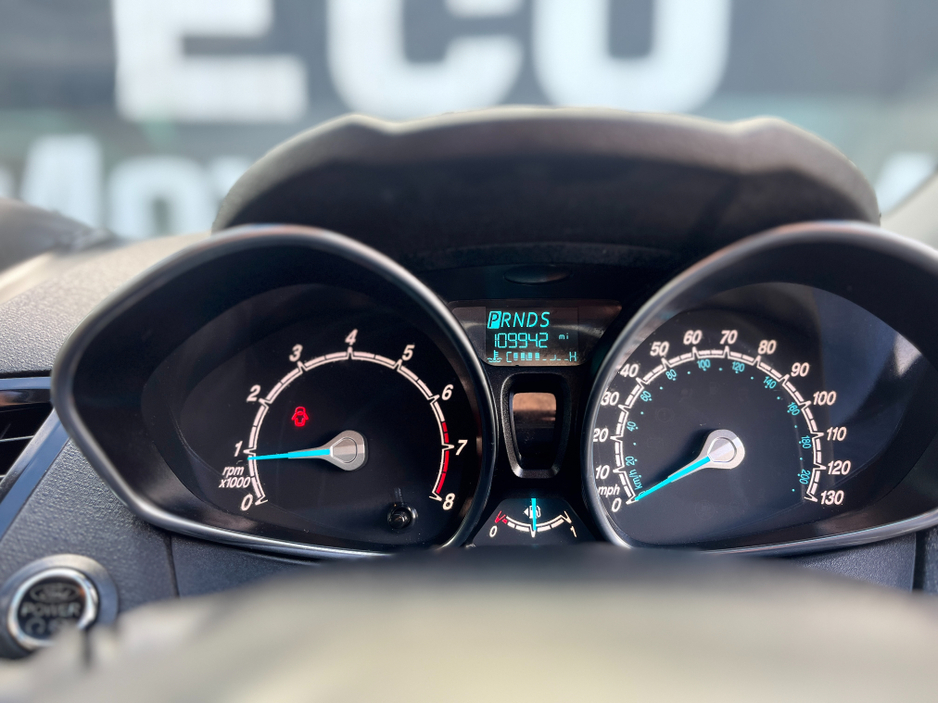 2015 Ford Fiesta - image 11