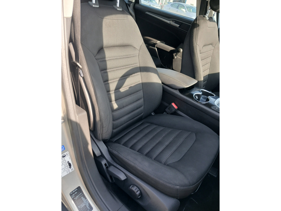 2015 Ford Mondeo - image 12