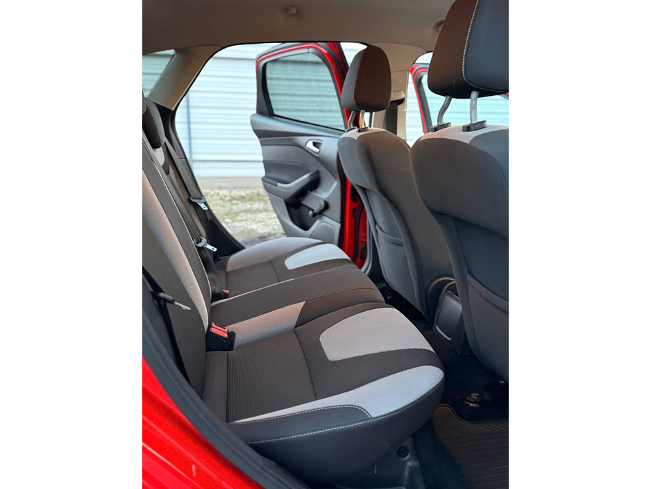 2014 Ford Focus - image 32