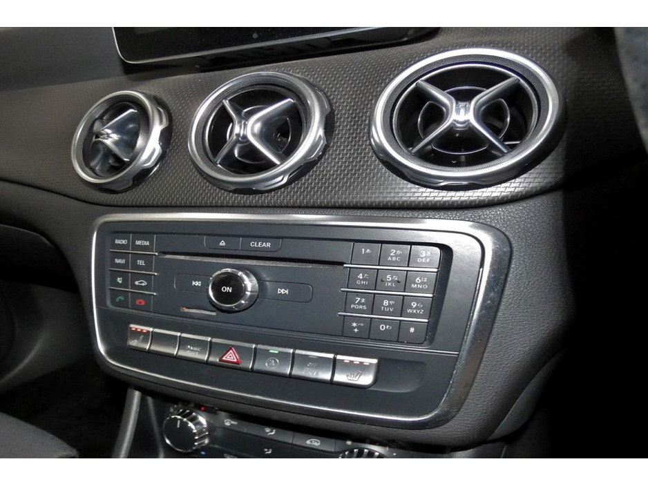 2017 Mercedes-Benz GLA Class GLA 180 *HALF LEATHER*REVERSE CAM*PARK SENSORS* €20,490