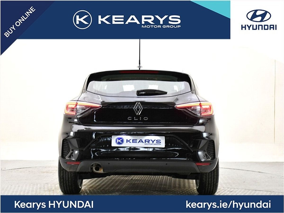 2025 Renault Clio - image 2