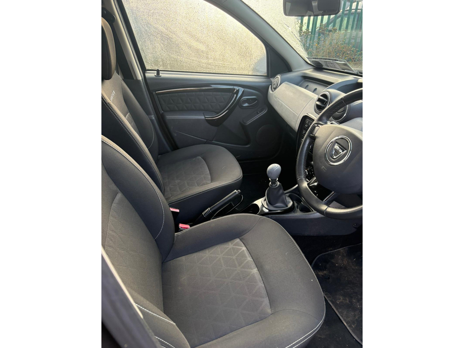2015 Dacia Duster SIGNATURE 1.5 DCI 110 4X €8,950