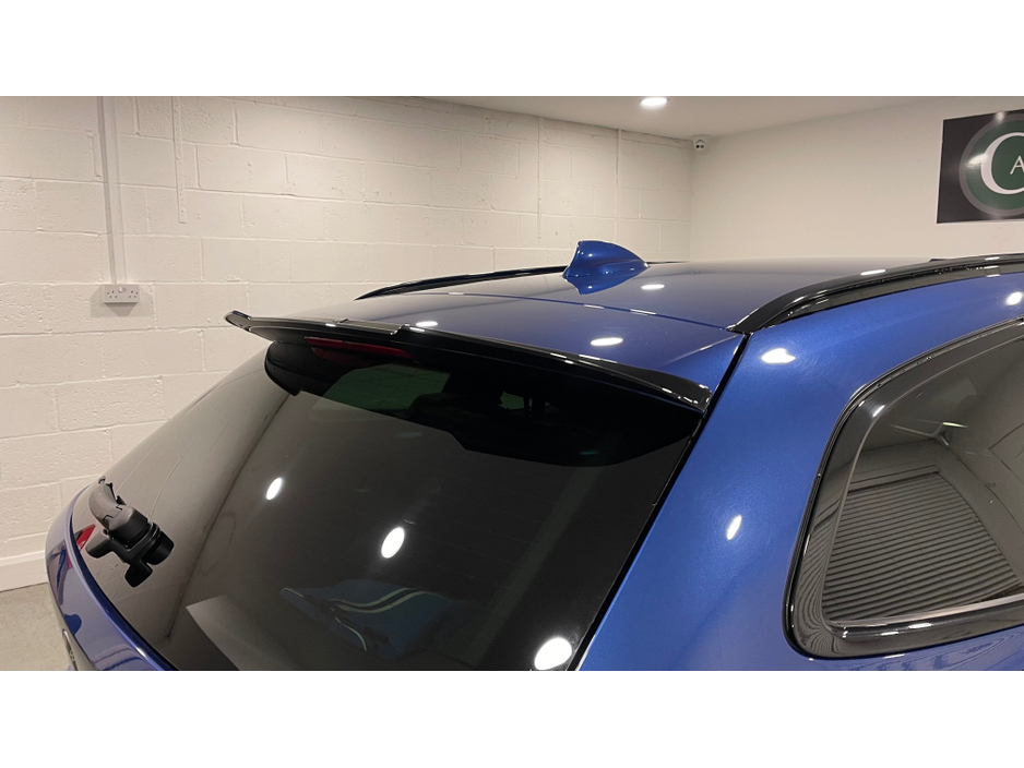 2021 BMW 3 Series - image 27