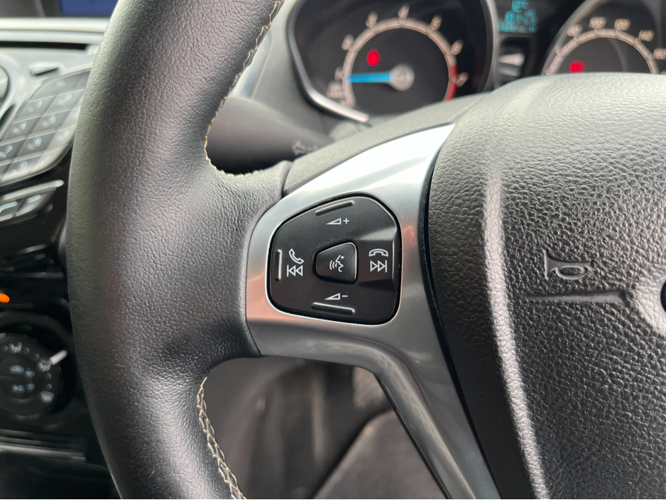 2017 Ford Fiesta - image 21