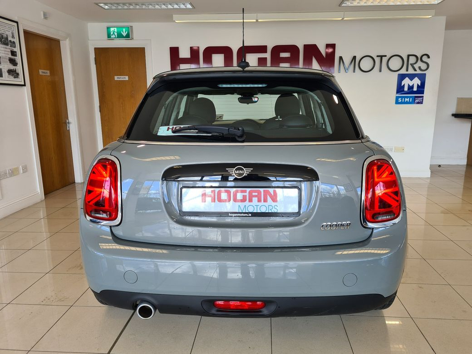 2019 MINI Cooper - image 5