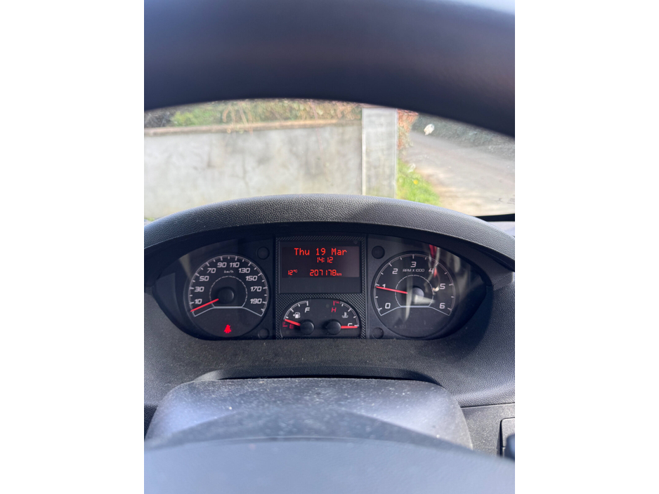 2021 Peugeot Boxer - image 12