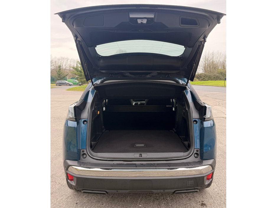 2022 Peugeot 3008 - image 7