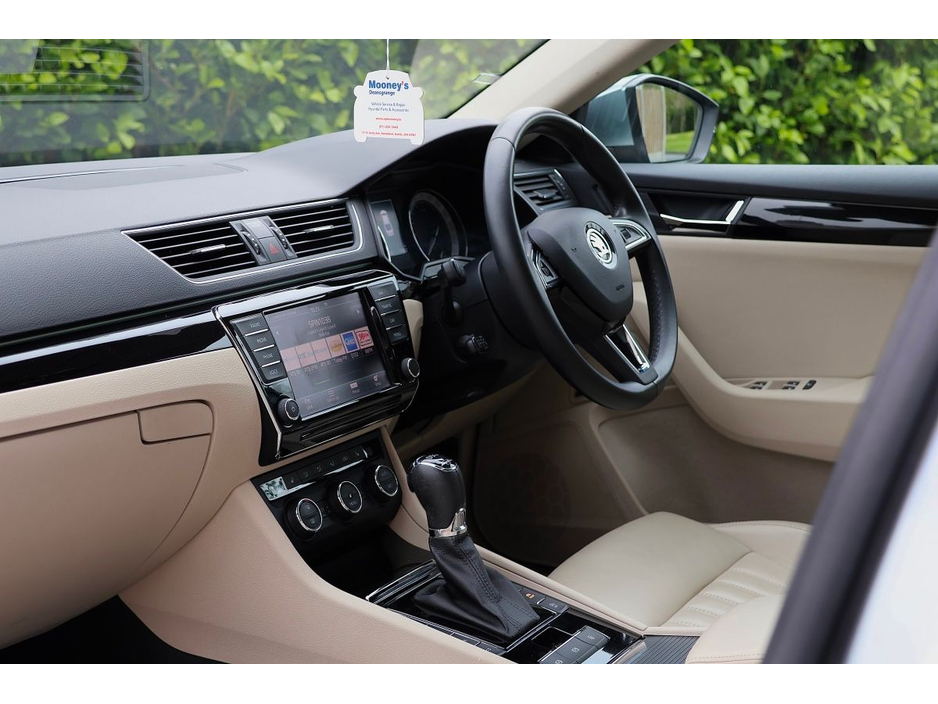 2016 Skoda Superb - image 19