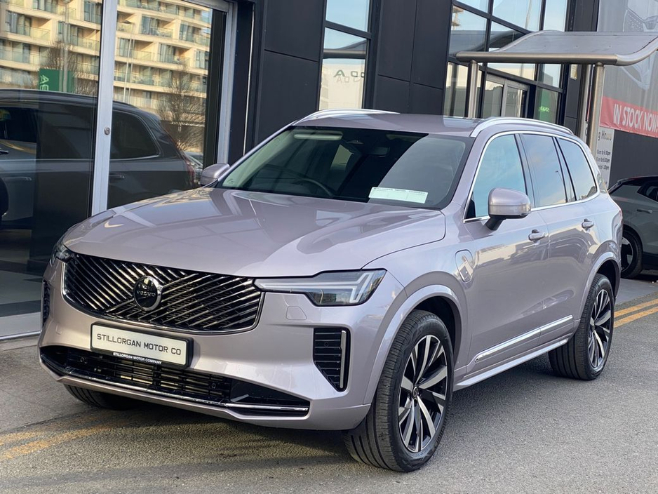 2025 Volvo XC90 - image 9