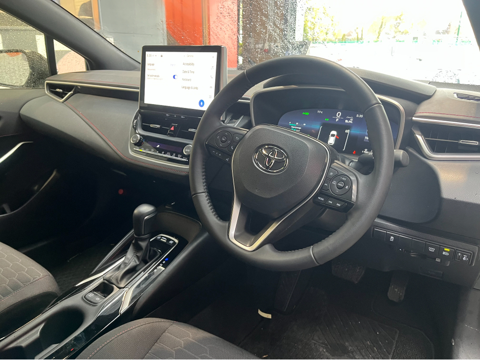 2025 Toyota Corolla - image 7