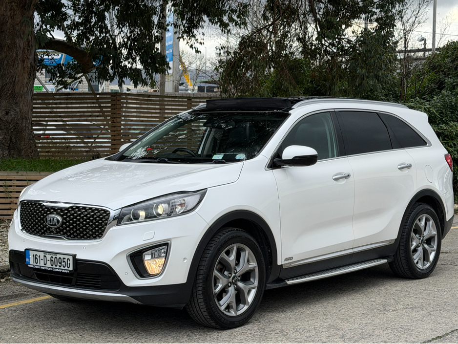 2016 Kia Sorento - image 2
