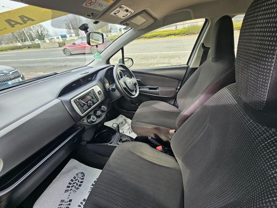 2016 Toyota Vitz - image 16