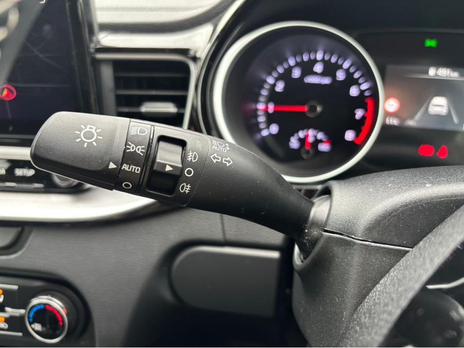 2025 Kia Ceed - image 20