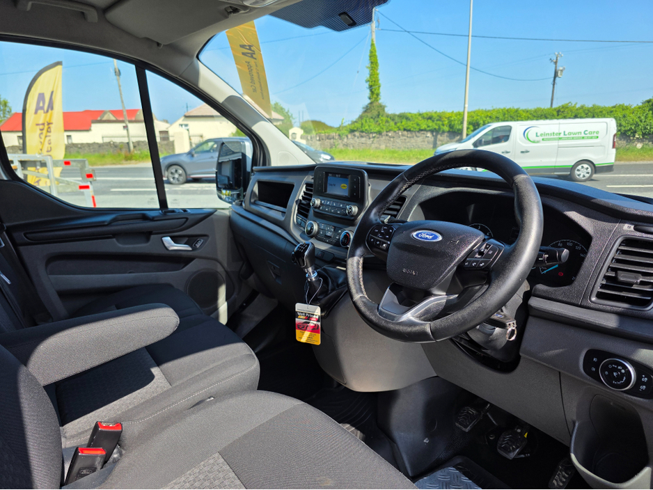 2020 Ford Transit Custom - image 16