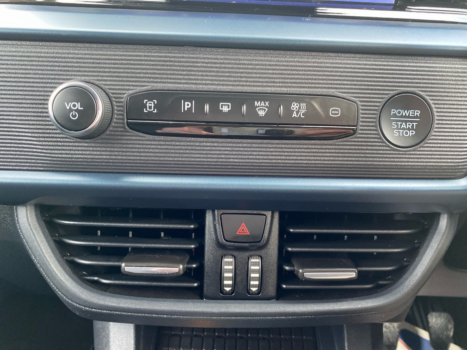 2025 Ford Courier Active 1.5 100BHP... Huge spec