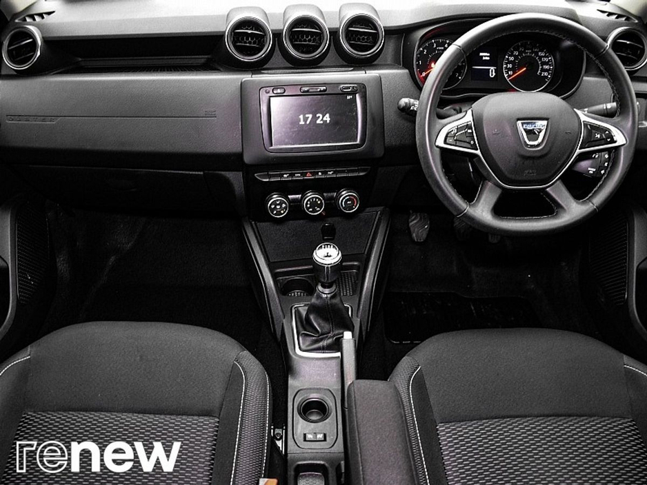 2020 Dacia Duster - image 2