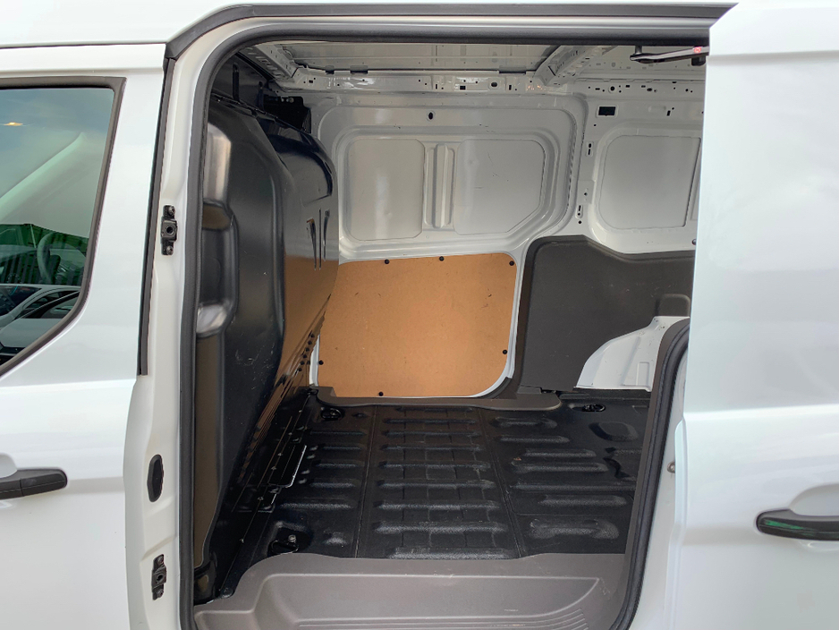 2022 Ford Transit Connect TREND 1.5 TDCI 120 PS LWB 250 // PRICE EXCL. VAT // ALLOY WHEELS, BODY COLOURED BUMPERS AND MIRRORS // STUNNING CONDITION // 09/26 CVRT // TIMING BELT €12,154